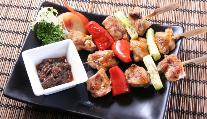 特色任食放題推介丨#5. 串燒放題串燒是不少情侶的宵夜「心水選擇」，即叫即燒的串燒有著一種令人食個不停的魔力。如果你和另一半都是串燒的狂熱者，那麼就一定要試試近年新興的串燒放題，可以讓你們試盡不同種類